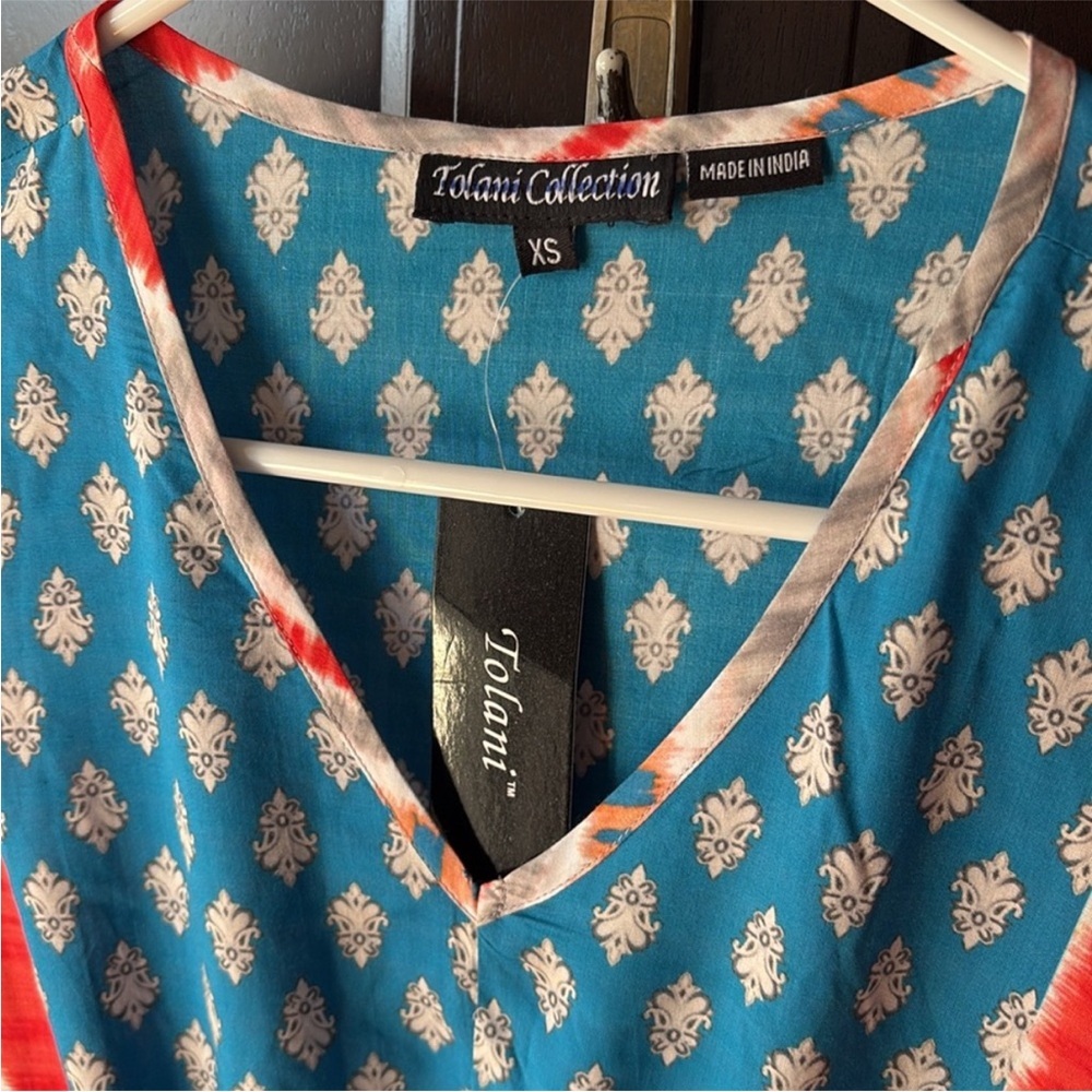 NWT Tolani Collection Vittoria Top Generous (NWT
Size XS - Picture 7 of 9